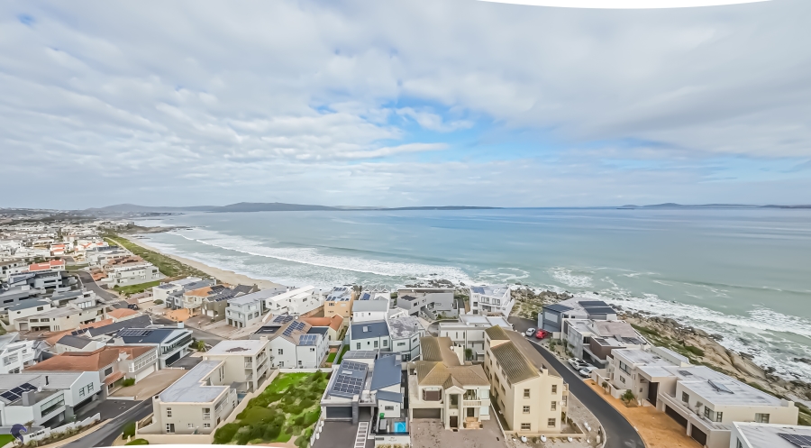 5 Bedroom Property for Sale in Calypso Beach Western Cape